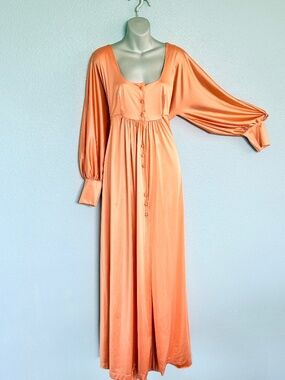 VTG 70s Goddess Peach Satin Maxi Hostess Gown | Annique by Rosa Puleo-Szule Sz L